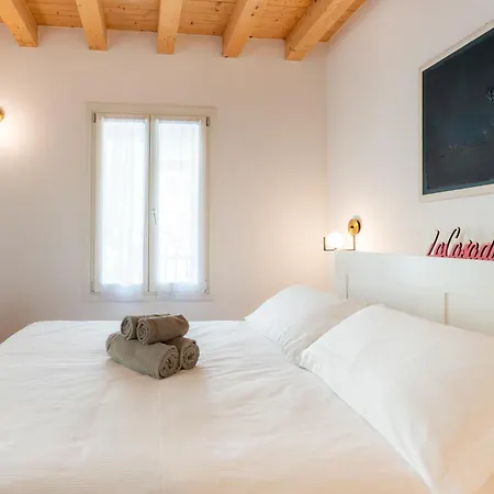 Apartman La Casa Di Mimi - The House Of Travelers Como