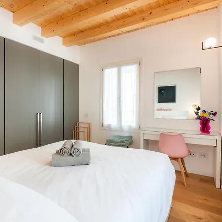 La Casa Di Mimi - The House Of Travelers Apartman