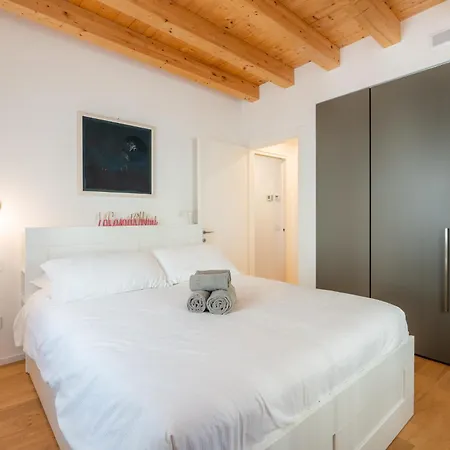 La Casa Di Mimi - The House Of Travelers Apartman