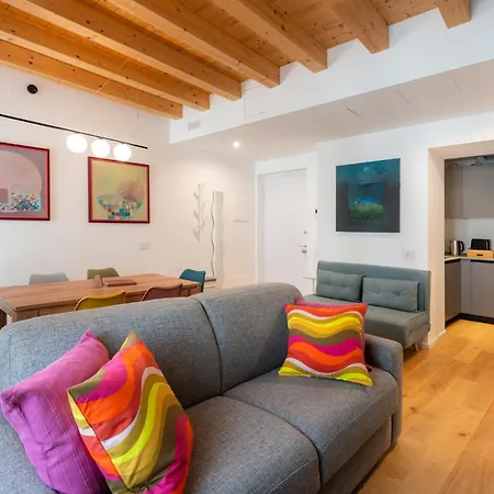 La Casa Di Mimi - The House Of Travelers Apartman *