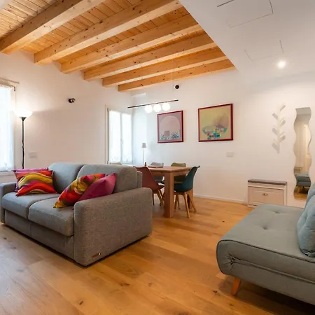 Apartman La Casa Di Mimi - The House Of Travelers