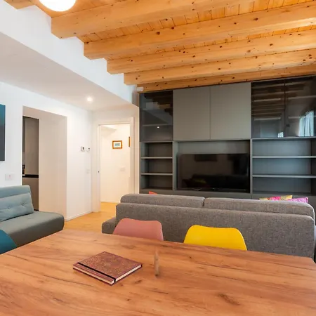 La Casa Di Mimi - The House Of Travelers * Como