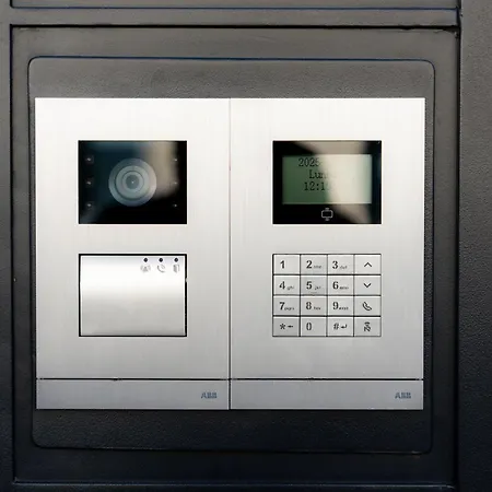 La Casa Di Mimi - The House Of Travelers Apartman Como